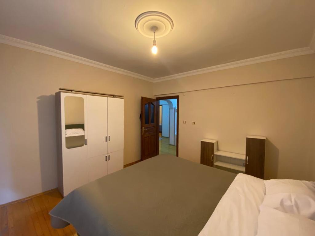 2 Bedrooms Area Located 2 Floor Apartment Istanbul